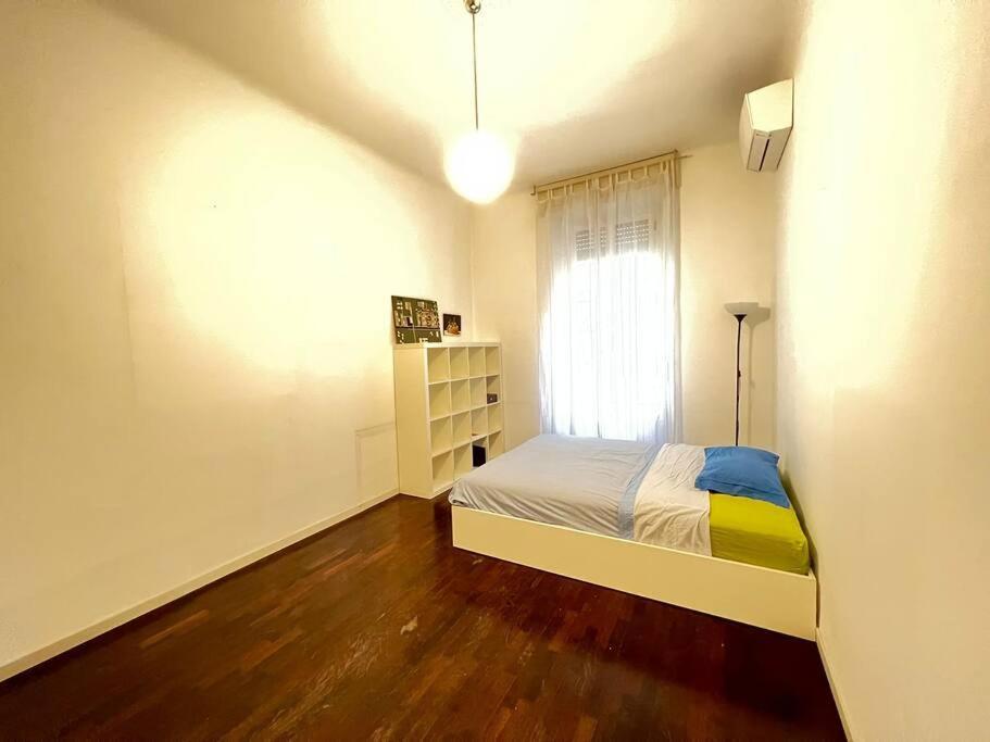 Modern Pretty Apartment Near Isola Zone Milaan Buitenkant foto